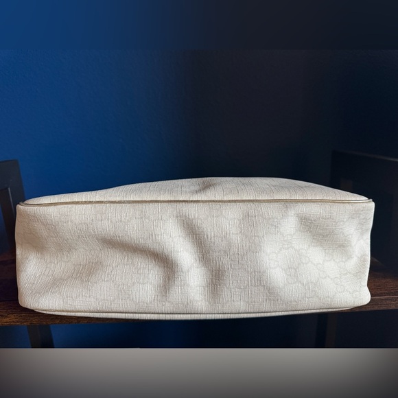 🎄EUC GUCCI GG Supreme Hobo - Picture 13 of 17